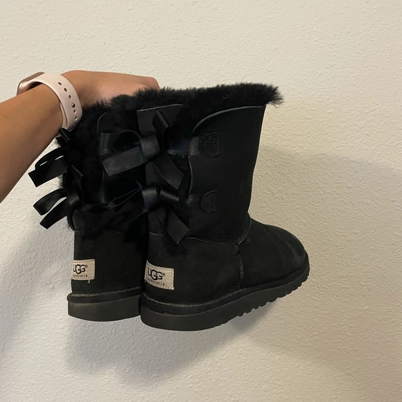 Bailey bow II Ugg Australia black bow boots - Picture 2 of 9
